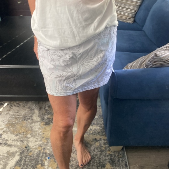 Columbia White w Tropical Flowers sz Sm fits like medium - Picture 9 of 13